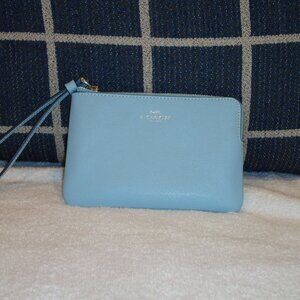 Coach Corner Zip Wristlet Powder Blue EXCELLENT CONDITION!